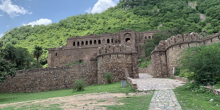 Ajabgarh Fort